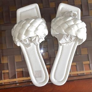 White strap sandals size 6.5